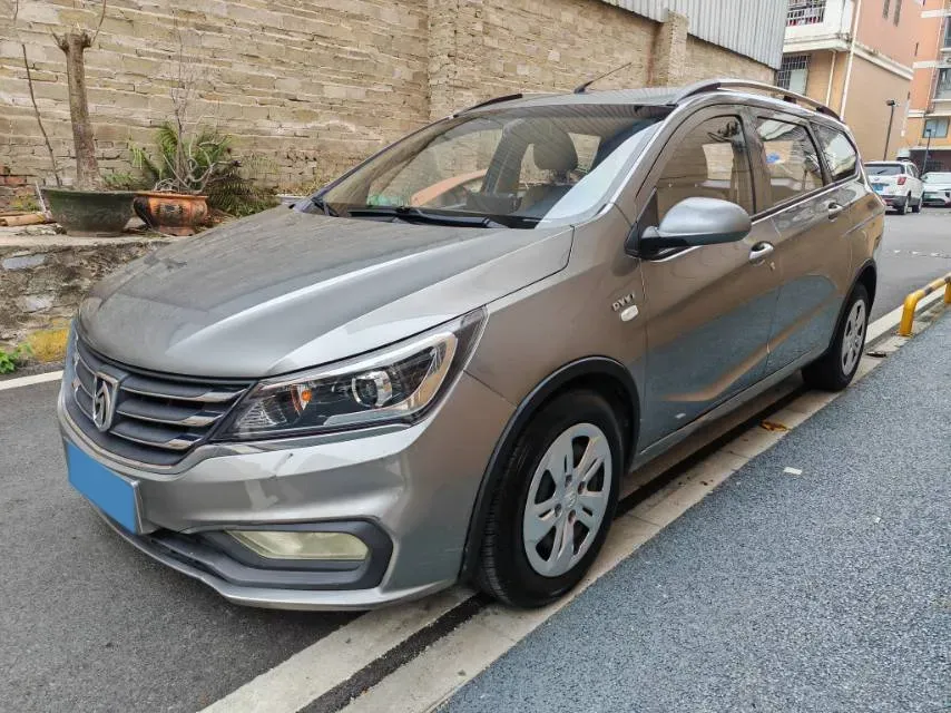 2017 BaoJun 310W 1.5L 112HP L4 6MT,autocango,china used car exporter,china ev exporter,chinese used car exporter,chinese used ev exporter