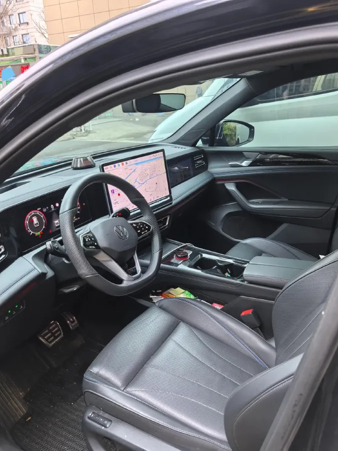 2024 Volkswagen Tiguan L 2.0T 186HP L4 7DCT,autocango,china used car exporter,china ev exporter,chinese used car exporter,chinese used ev exporter