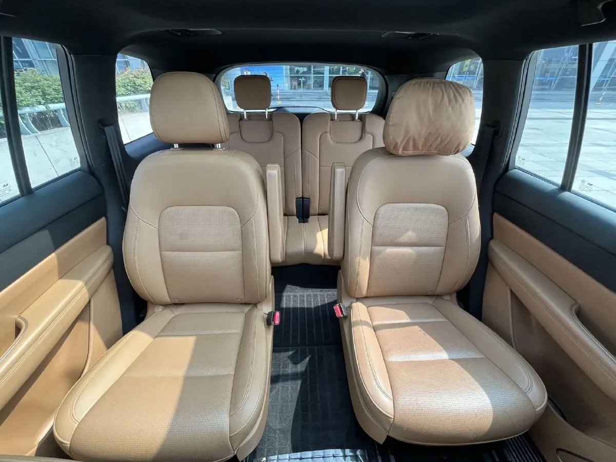 2021 Li ONE Range Extended 131HP REEV 40.5KWH,autocango,china used car exporter,china ev exporter,chinese used car exporter,chinese used ev exporter