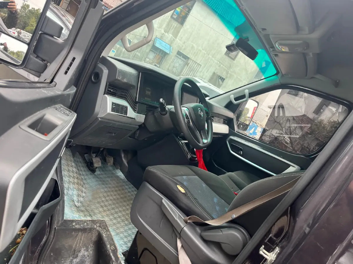 2023 MAXUS XinTu V70 2.0T 125HP L4 6MT,autocango,china used car exporter,china ev exporter,chinese used car exporter,chinese used ev exporter