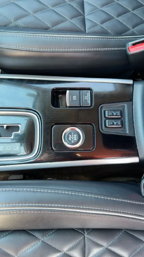 2021 Mitsubishi Outlander 2.4L 192HP L4 CVT,autocango,china used car exporter,china ev exporter,chinese used car exporter,chinese used ev exporter