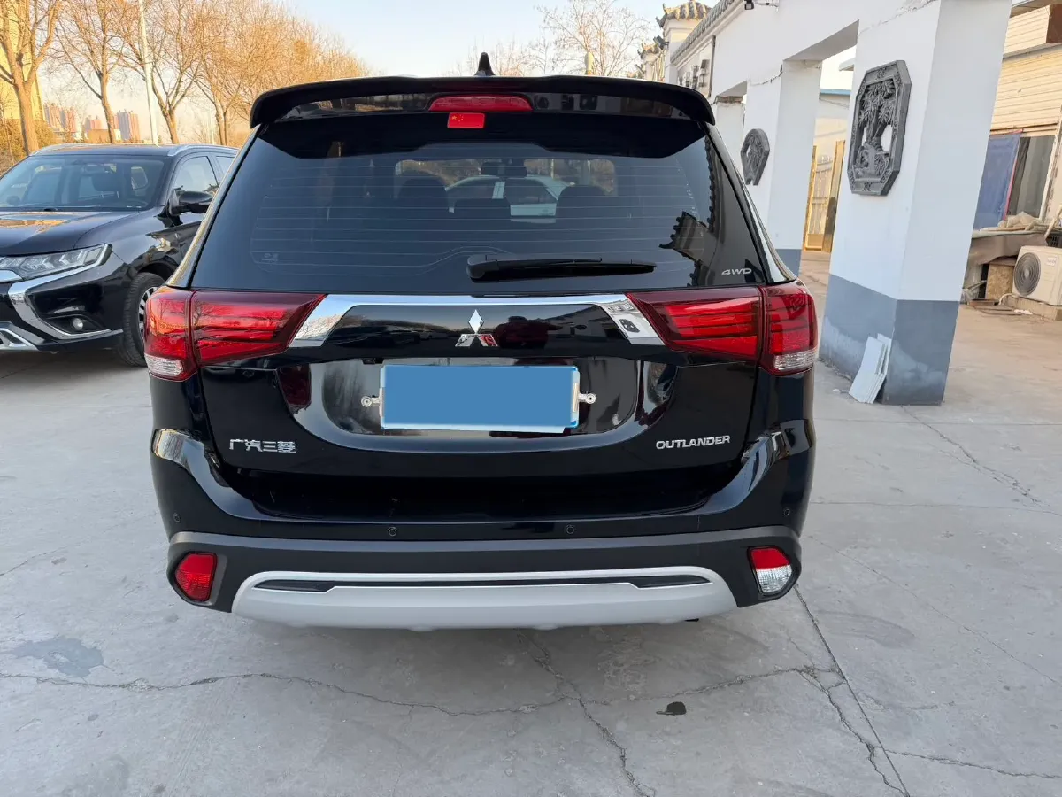 2021 Mitsubishi Outlander 2.4L 192HP L4 CVT,autocango,china used car exporter,china ev exporter,chinese used car exporter,chinese used ev exporter