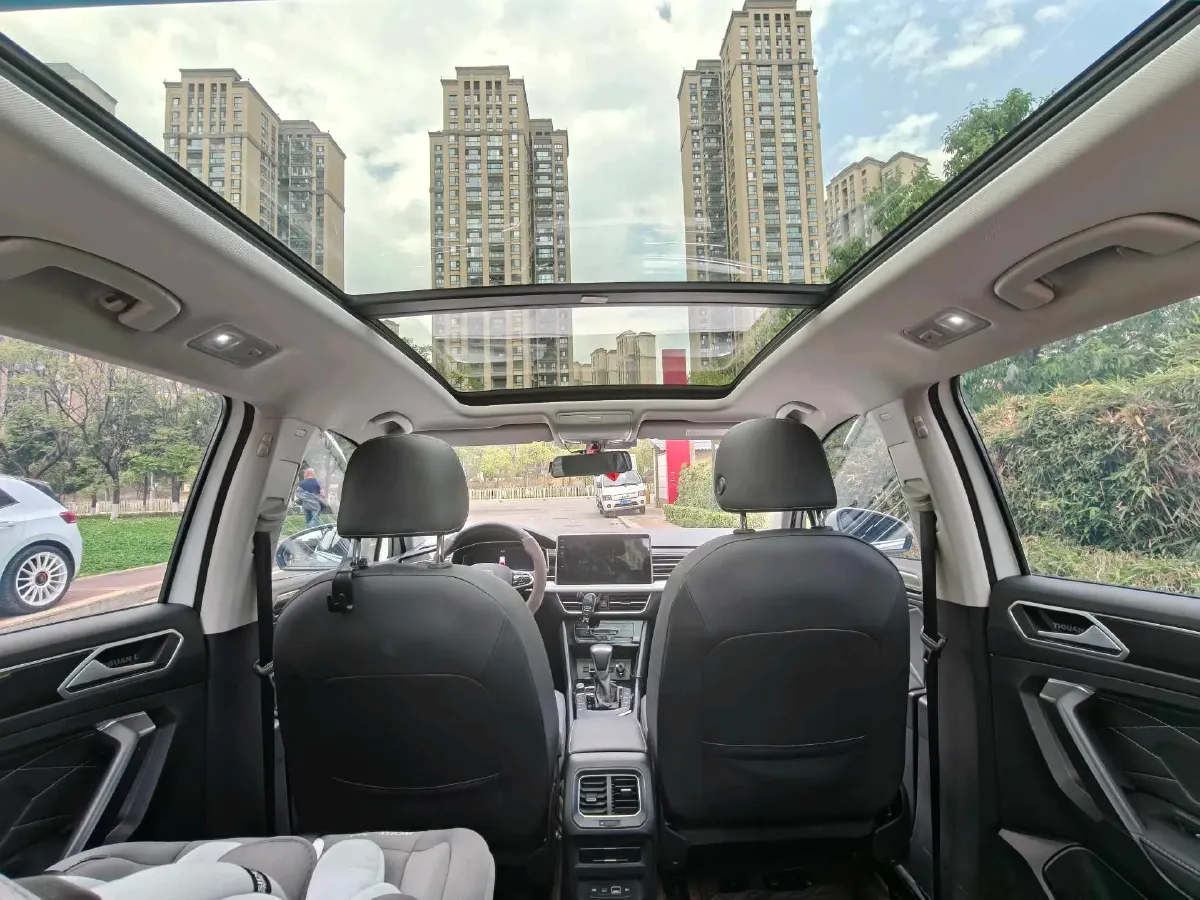 2023 Volkswagen Tiguan L 1.5T 160HP L4 7DCT,autocango,china used car exporter,china ev exporter,chinese used car exporter,chinese used ev exporter