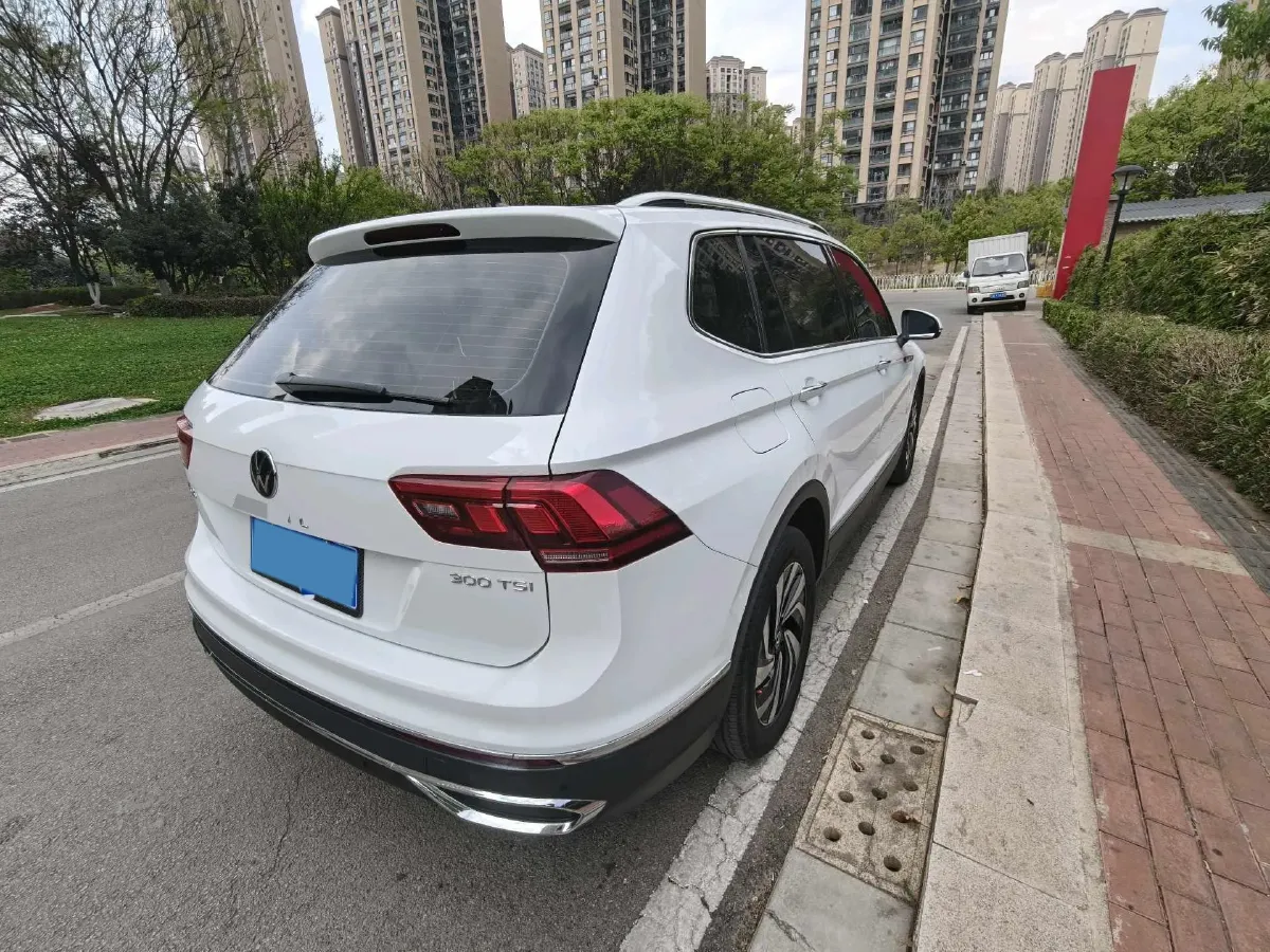 2023 Volkswagen Tiguan L 1.5T 160HP L4 7DCT,autocango,china used car exporter,china ev exporter,chinese used car exporter,chinese used ev exporter
