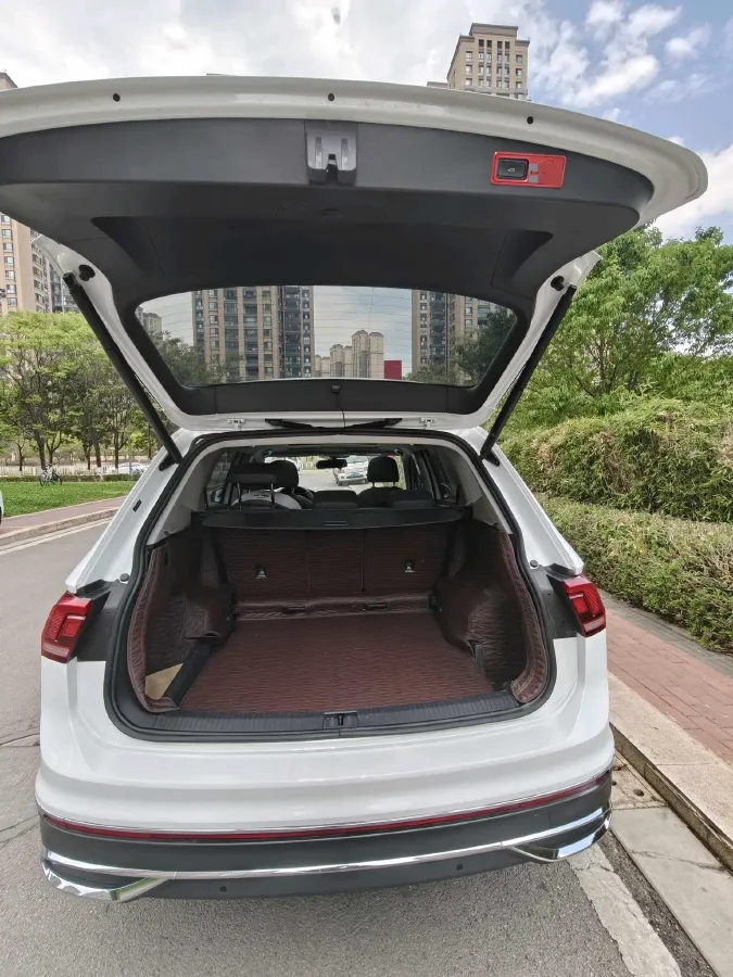 2023 Volkswagen Tiguan L 1.5T 160HP L4 7DCT,autocango,china used car exporter,china ev exporter,chinese used car exporter,chinese used ev exporter