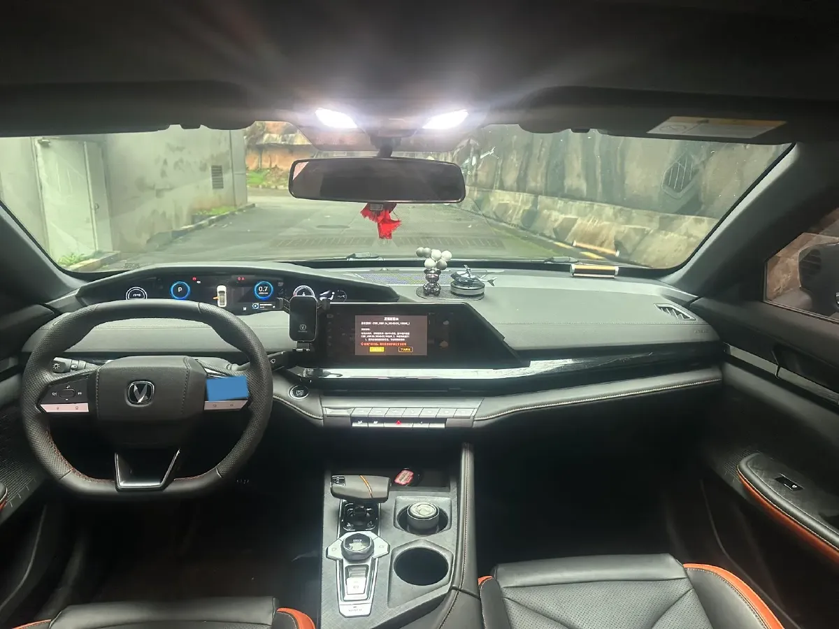 2023 ChangAn UNI-V 1.5T 188HP L4 7DCT,autocango,china used car exporter,china ev exporter,chinese used car exporter,chinese used ev exporter