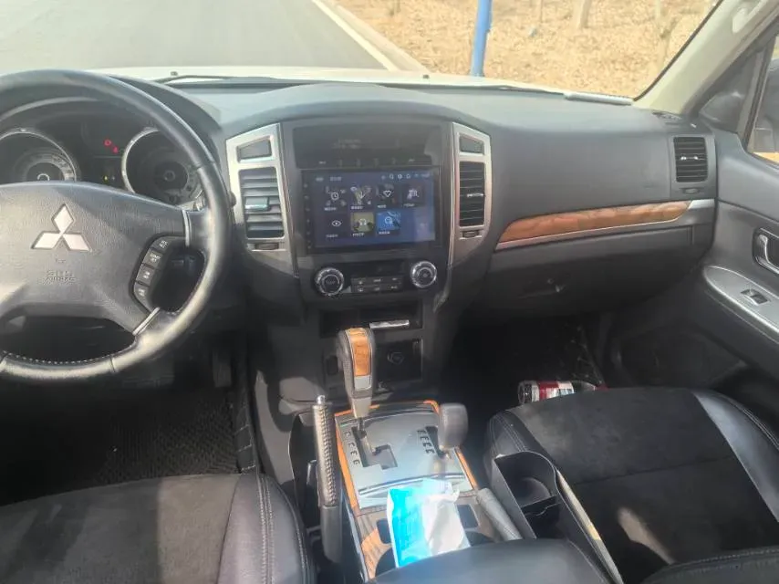 2019 Mitsubishi Pajero 3.0L 174HP V6 5AT,autocango,china used car exporter,china ev exporter,chinese used car exporter,chinese used ev exporter