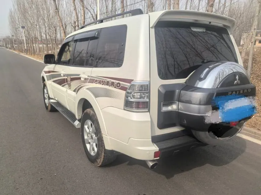 2019 Mitsubishi Pajero 3.0L 174HP V6 5AT,autocango,china used car exporter,china ev exporter,chinese used car exporter,chinese used ev exporter