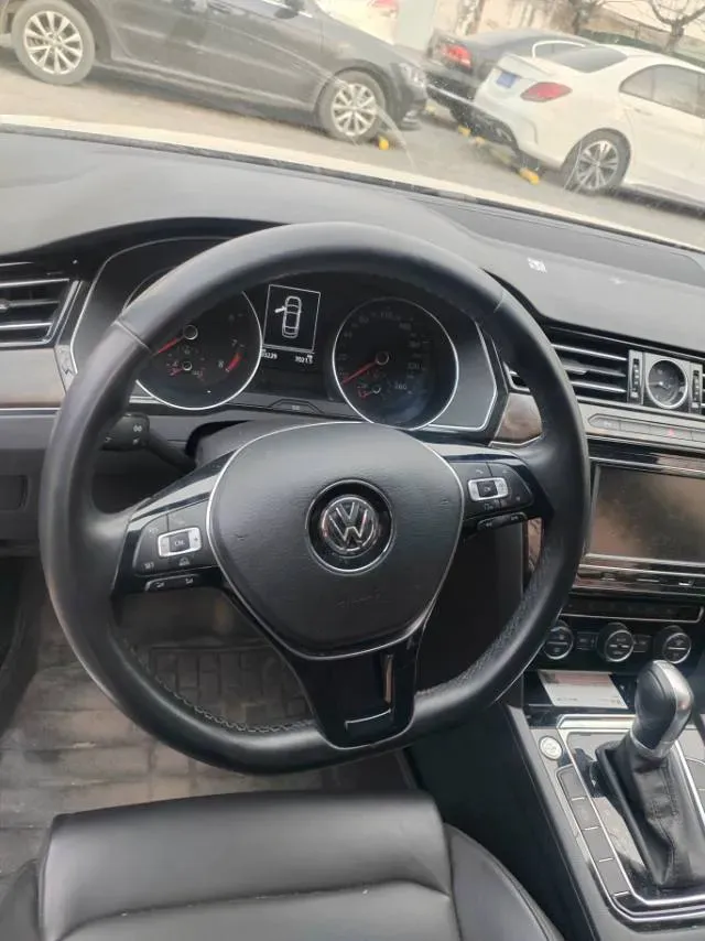 2018 Volkswagen Magotan 2.0T 220HP L4 7DCT,autocango,china used car exporter,china ev exporter,chinese used car exporter,chinese used ev exporter