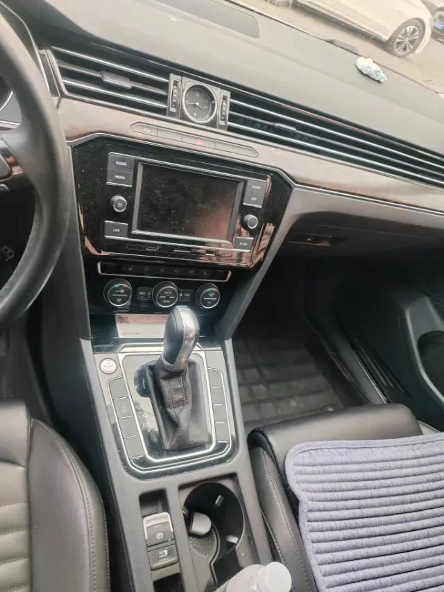 2018 Volkswagen Magotan 2.0T 220HP L4 7DCT,autocango,china used car exporter,china ev exporter,chinese used car exporter,chinese used ev exporter