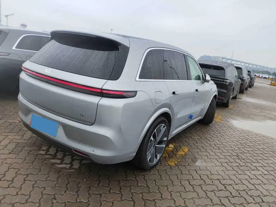 2025 Li L8 Range Extended 154HP REEV,autocango,china used car exporter,china ev exporter,chinese used car exporter,chinese used ev exporter