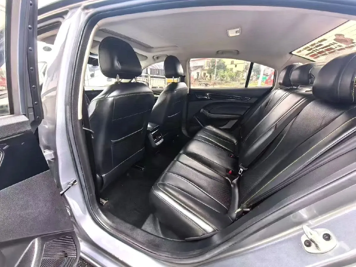 2021 Roewe i5 1.5L 120HP L4 CVT,autocango,china used car exporter,china ev exporter,chinese used car exporter,chinese used ev exporter