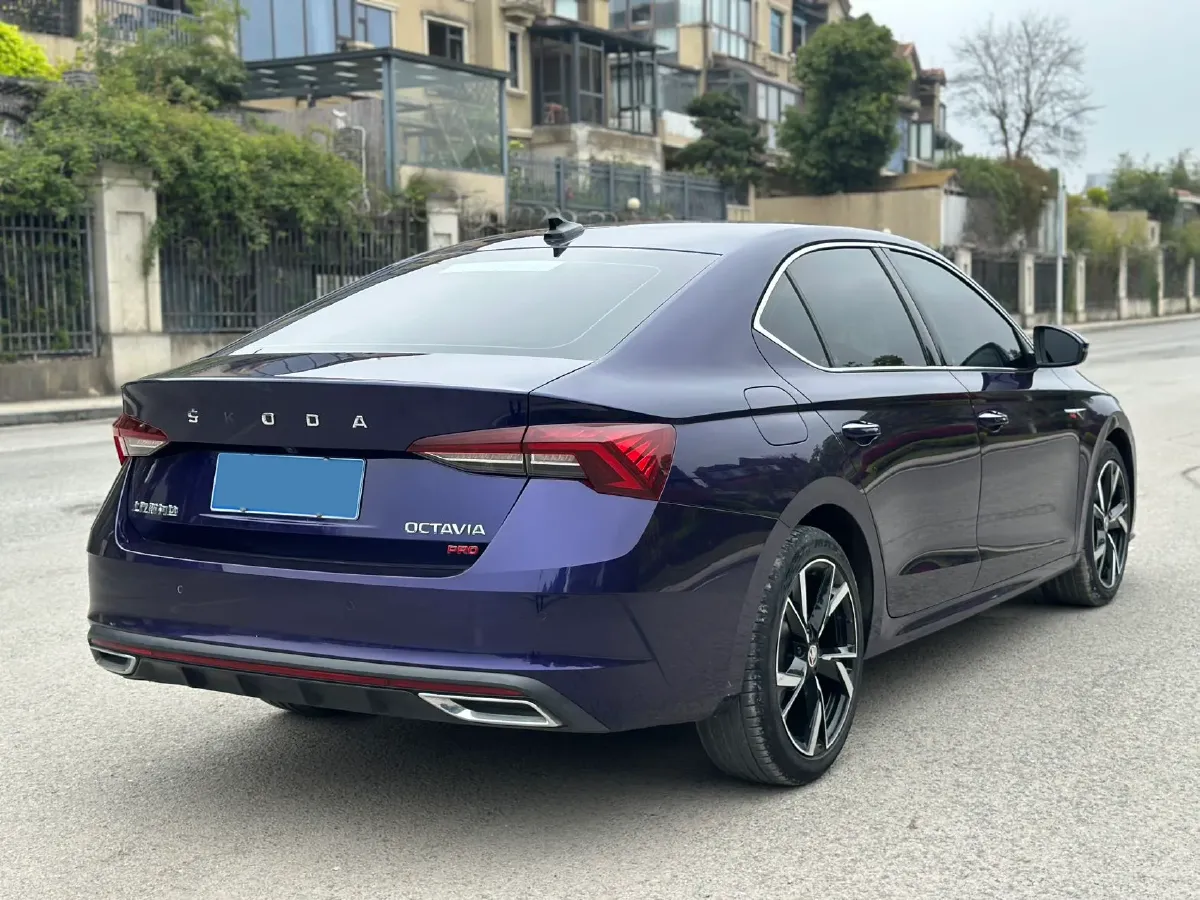 2021 Skoda Octavia 1.4T 150HP L4 7DCT,autocango,china used car exporter,china ev exporter,chinese used car exporter,chinese used ev exporter