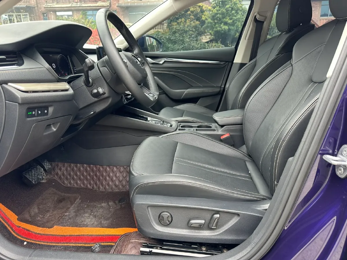 2021 Skoda Octavia 1.4T 150HP L4 7DCT,autocango,china used car exporter,china ev exporter,chinese used car exporter,chinese used ev exporter