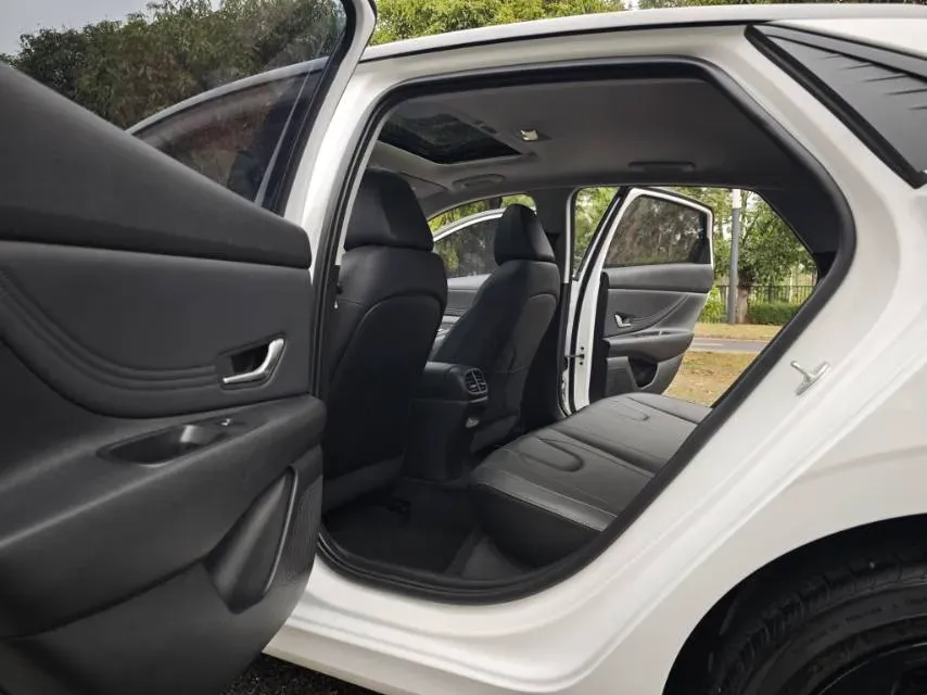 2022 Hyundai Elantra 1.5L 115HP L4 CVT,autocango,china used car exporter,china ev exporter,chinese used car exporter,chinese used ev exporter