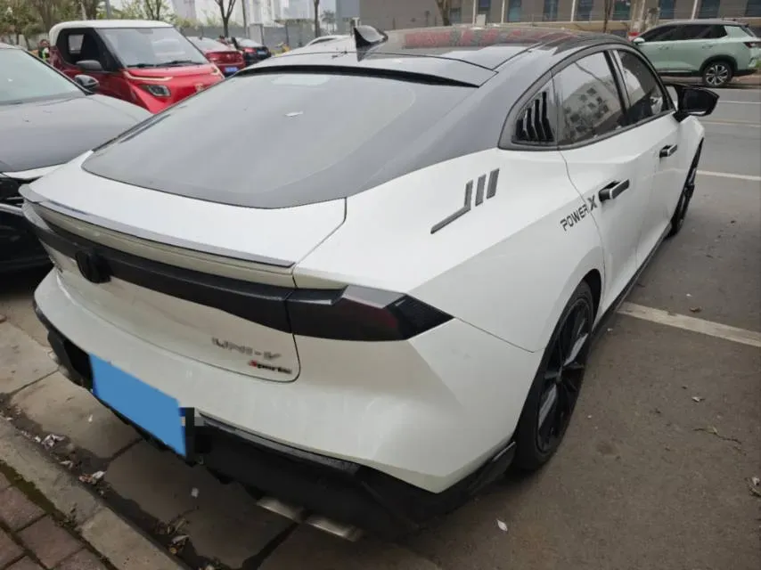 2022 ChangAn UNI-V 1.5T 188HP L4 7DCT,autocango,china used car exporter,china ev exporter,chinese used car exporter,chinese used ev exporter