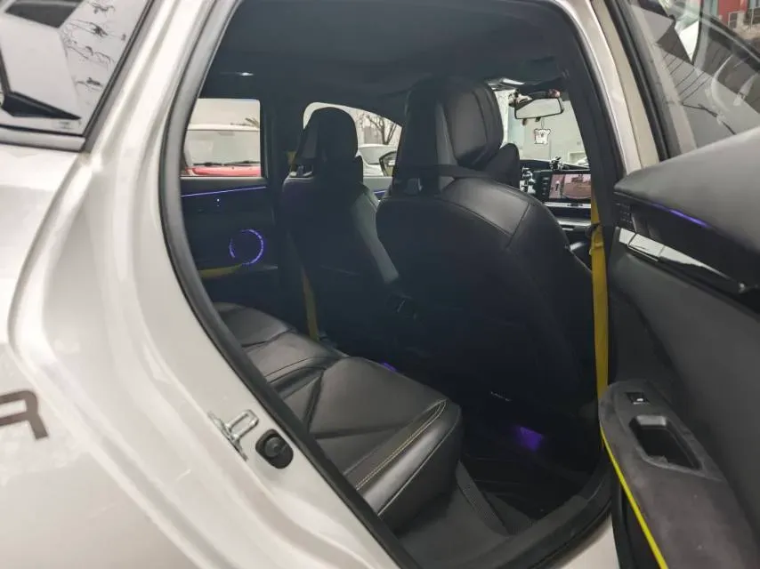 2022 ChangAn UNI-V 1.5T 188HP L4 7DCT,autocango,china used car exporter,china ev exporter,chinese used car exporter,chinese used ev exporter