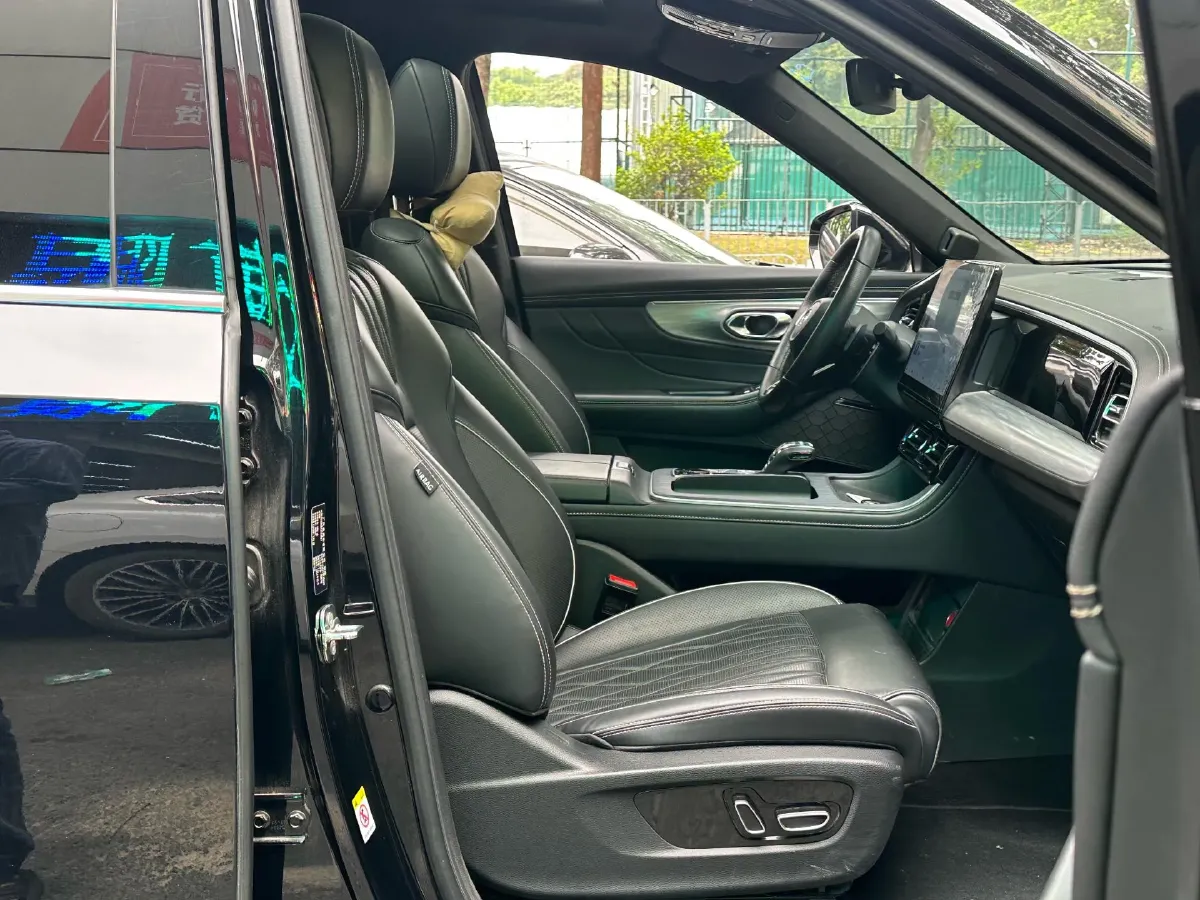 2024 GAC Trumpchi GS8 2.0T 252HP L4 8AT,autocango,china used car exporter,china ev exporter,chinese used car exporter,chinese used ev exporter