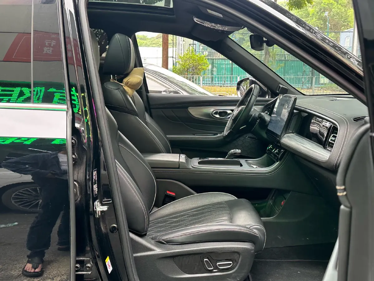 2024 GAC Trumpchi GS8 2.0T 252HP L4 8AT,autocango,china used car exporter,china ev exporter,chinese used car exporter,chinese used ev exporter