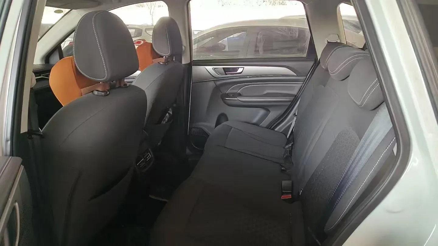 2021 Haval M6 1.5T 150HP L4 7DCT,autocango,china used car exporter,china ev exporter,chinese used car exporter,chinese used ev exporter