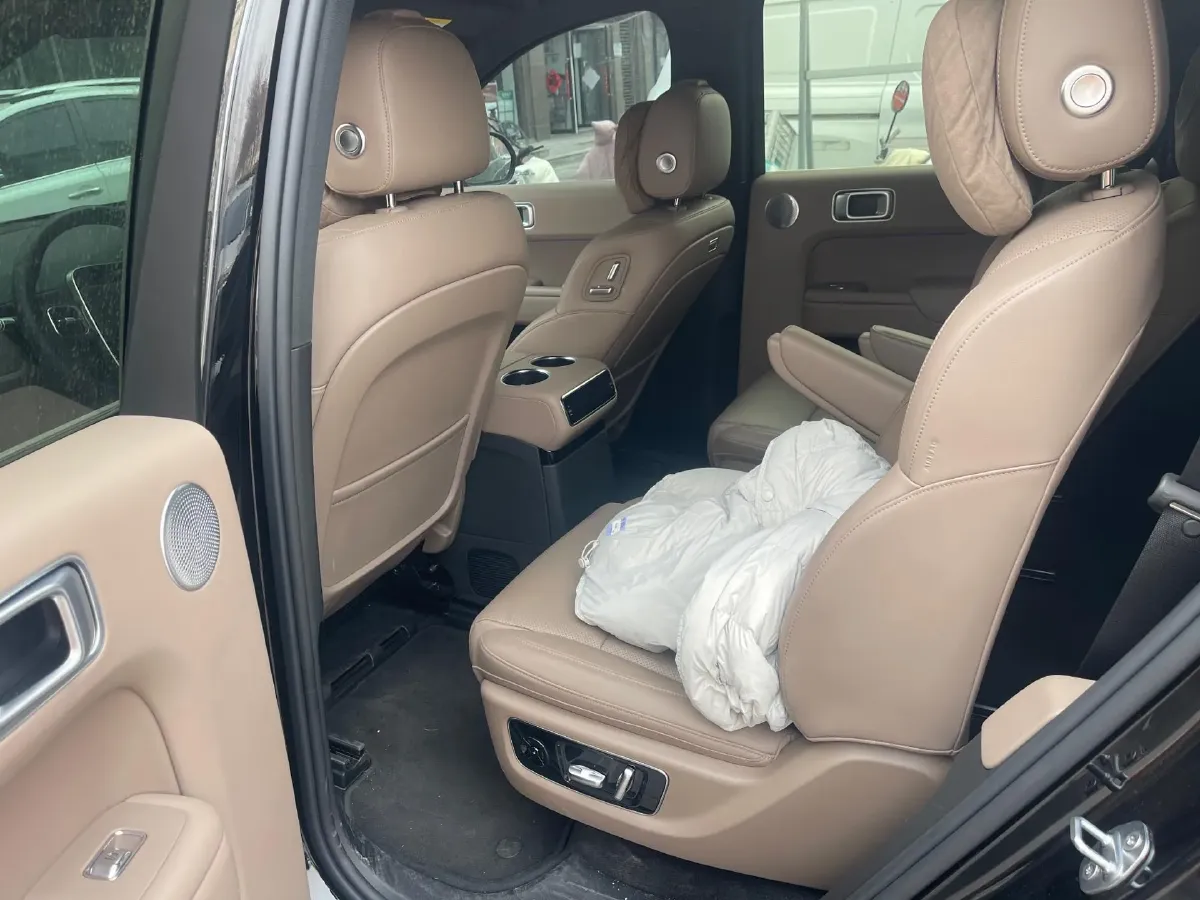 2025 Li L8 Range Extended 154HP REEV,autocango,china used car exporter,china ev exporter,chinese used car exporter,chinese used ev exporter