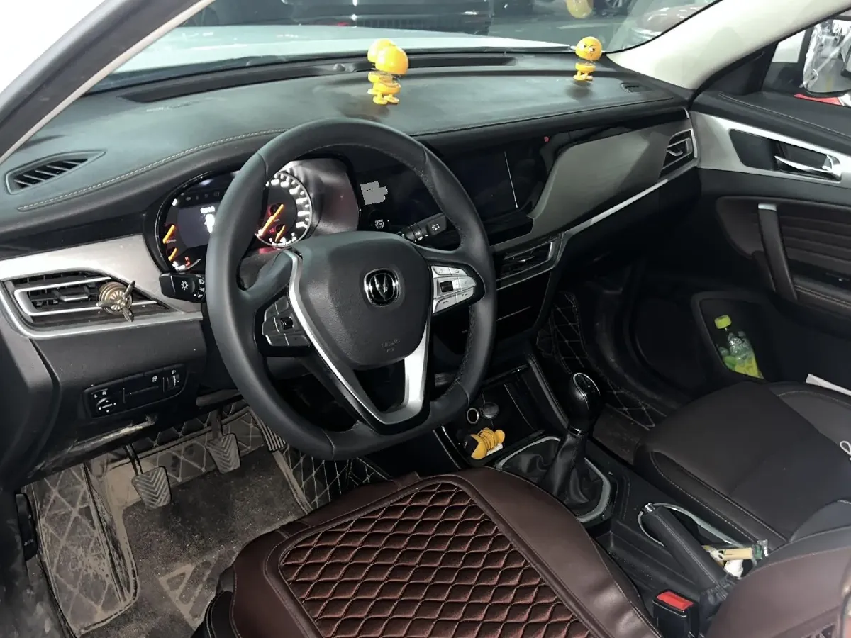 2019 ChangAn CS35 Plus 1.6L 128HP L4 5MT,autocango,china used car exporter,china ev exporter,chinese used car exporter,chinese used ev exporter