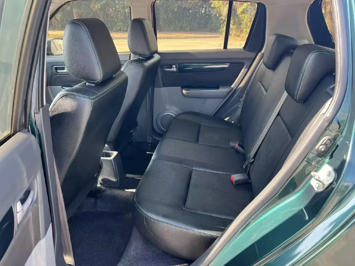 2015 Suzuki Swift 1.5L 103HP L4 4AT,autocango,china used car exporter,china ev exporter,chinese used car exporter,chinese used ev exporter