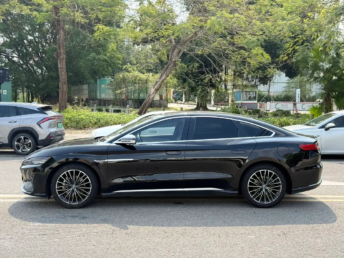 2021 BYD Han BEV 64.8KWH,autocango,china used car exporter,china ev exporter,chinese used car exporter,chinese used ev exporter