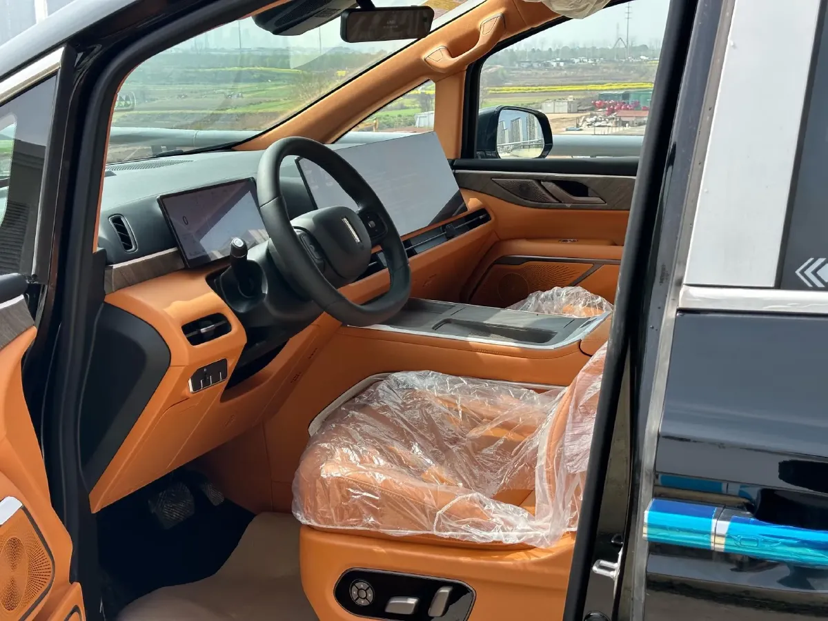 2025 WEY HighMountain 1.5T 170HP L4 4DHT PHEV,autocango,china used car exporter,china ev exporter,chinese used car exporter,chinese used ev exporter