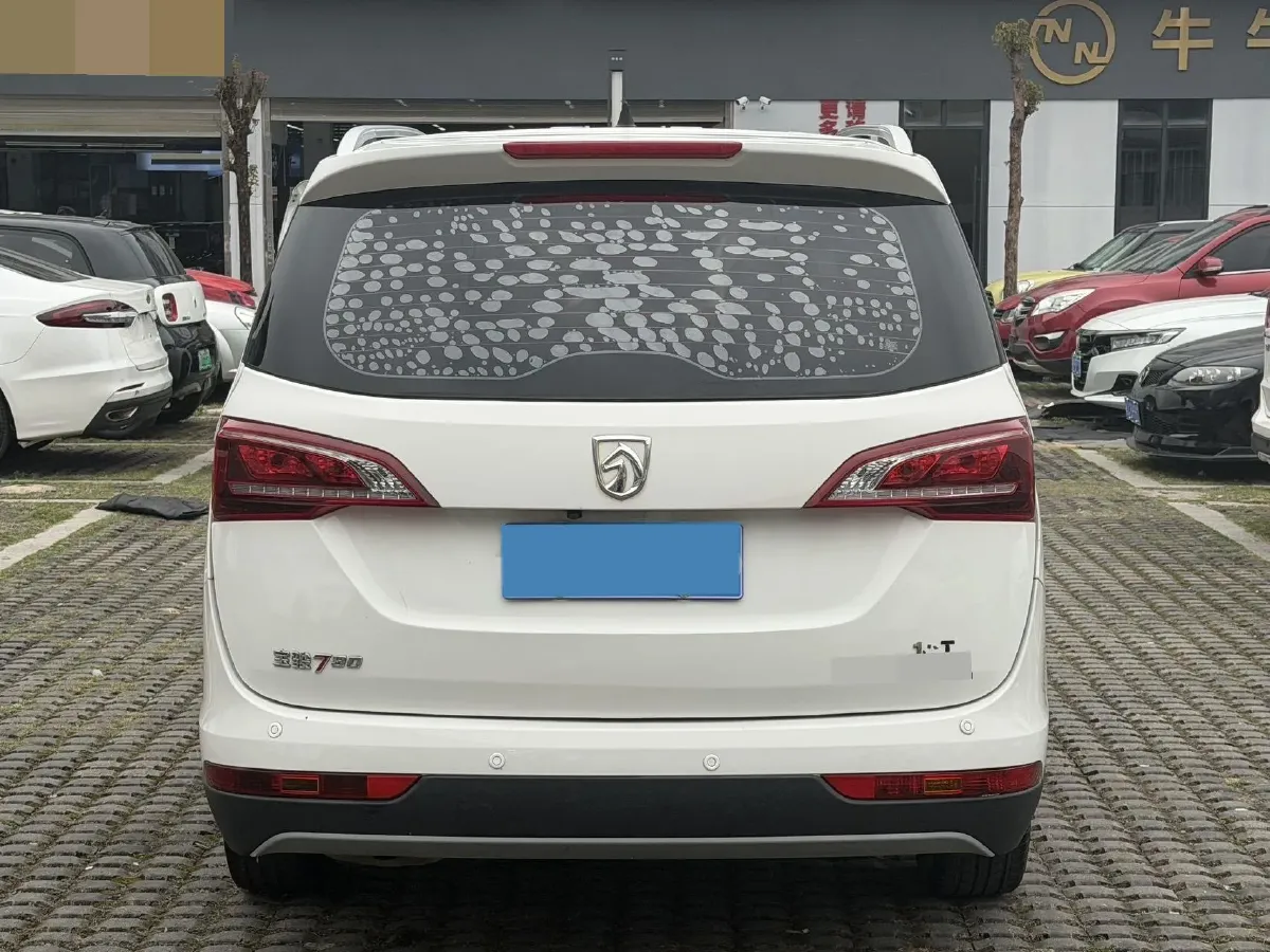 2019 BaoJun 730 1.5L 105HP L4 6MT,autocango,china used car exporter,china ev exporter,chinese used car exporter,chinese used ev exporter