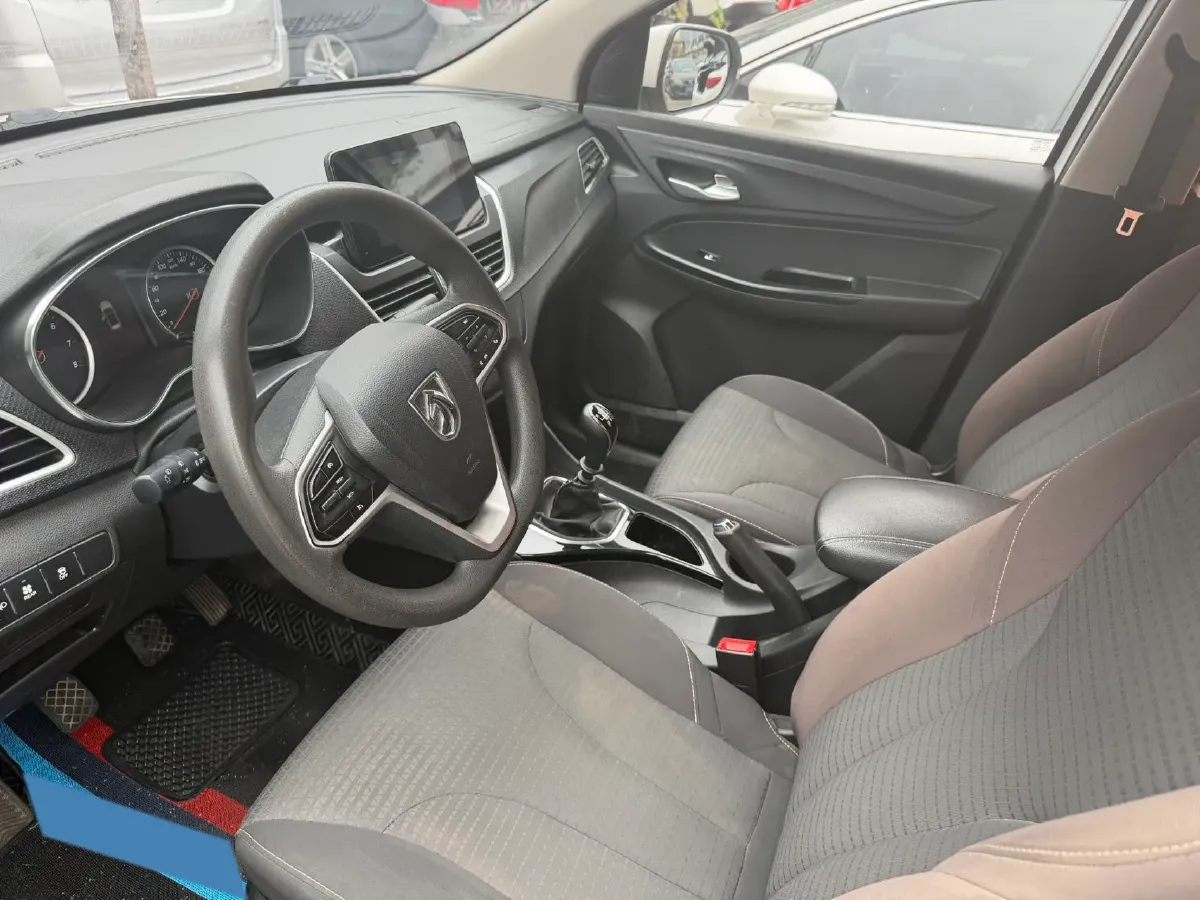 2019 BaoJun 730 1.5L 105HP L4 6MT,autocango,china used car exporter,china ev exporter,chinese used car exporter,chinese used ev exporter