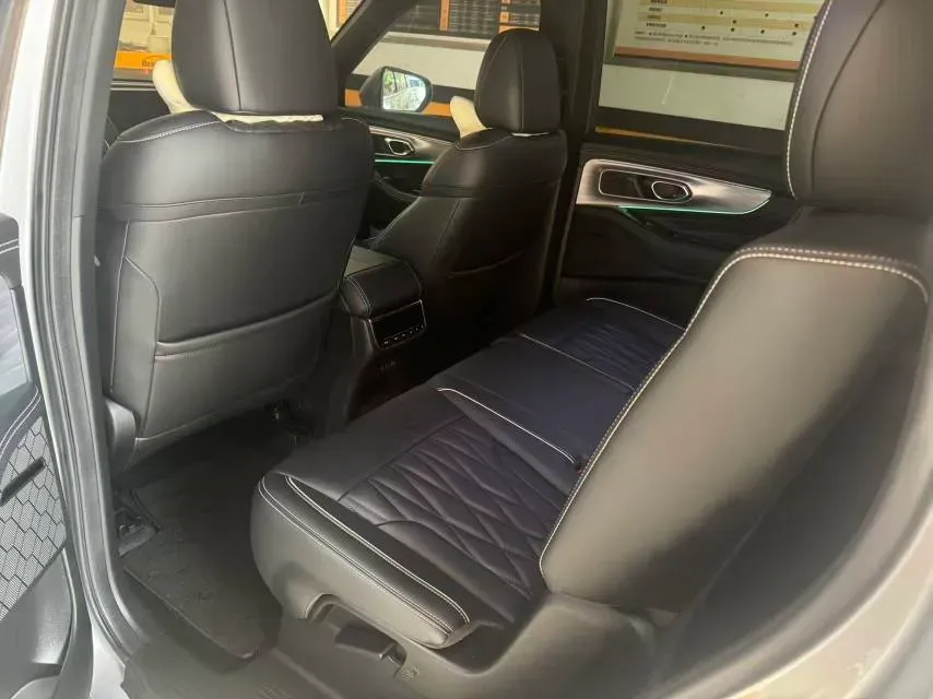 2022 GAC Trumpchi GS8 2.0T 252HP L4 8AT,autocango,china used car exporter,china ev exporter,chinese used car exporter,chinese used ev exporter