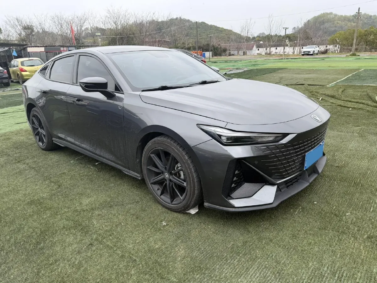 2023 ChangAn UNI-V 1.5T 188HP L4 7DCT,autocango,china used car exporter,china ev exporter,chinese used car exporter,chinese used ev exporter