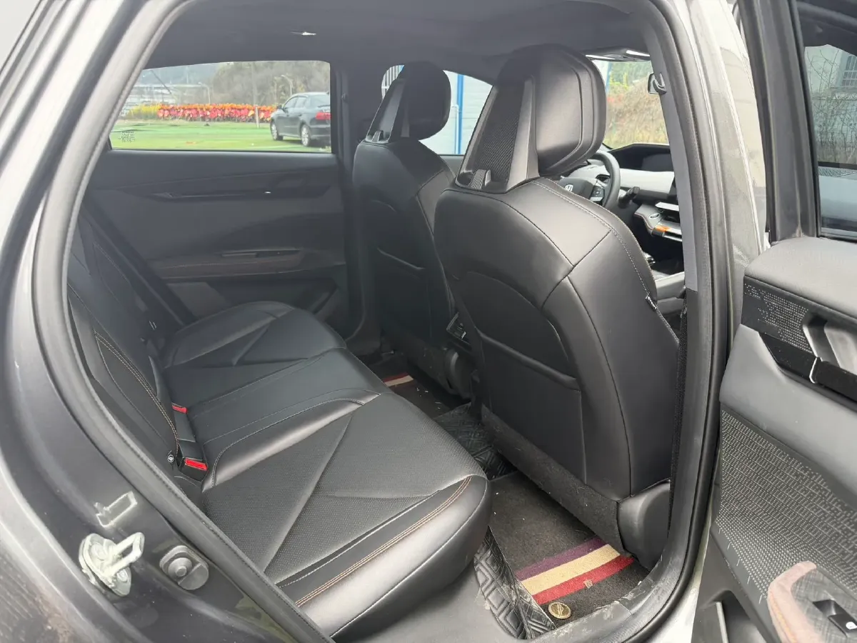 2023 ChangAn UNI-V 1.5T 188HP L4 7DCT,autocango,china used car exporter,china ev exporter,chinese used car exporter,chinese used ev exporter