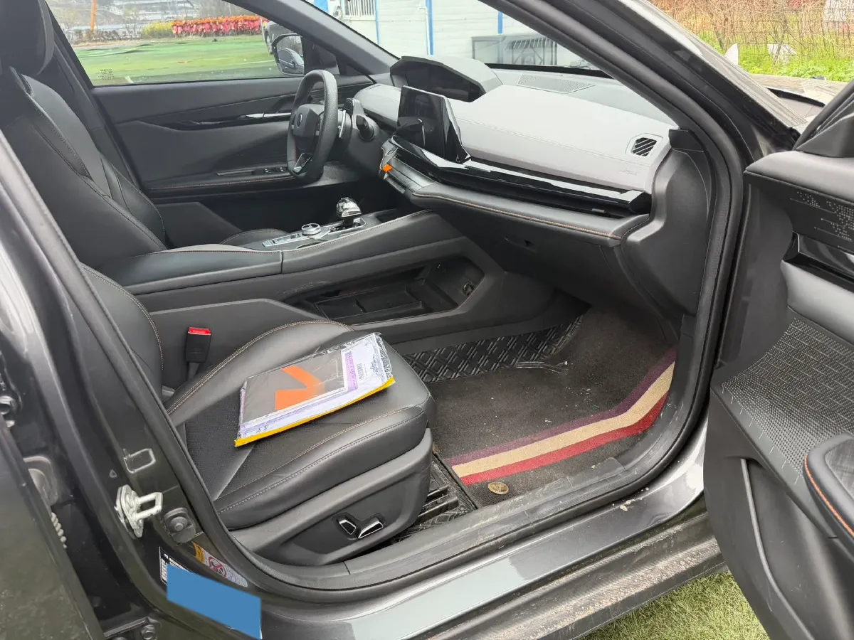 2023 ChangAn UNI-V 1.5T 188HP L4 7DCT,autocango,china used car exporter,china ev exporter,chinese used car exporter,chinese used ev exporter