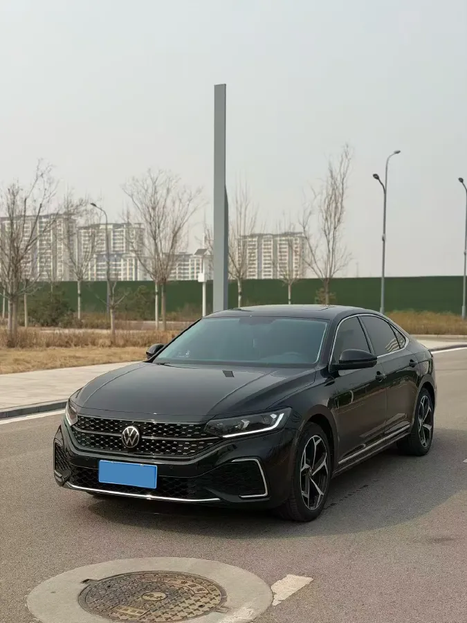 2025 Volkswagen Passat 2.0T 220HP L4 7DCT,autocango,china used car exporter,china ev exporter,chinese used car exporter,chinese used ev exporter