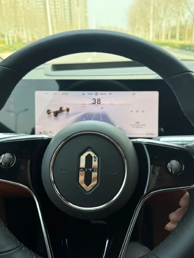 2024 AITO AITO M9 1.5T 152HP L4 REEV 42KWH,autocango,china used car exporter,china ev exporter,chinese used car exporter,chinese used ev exporter