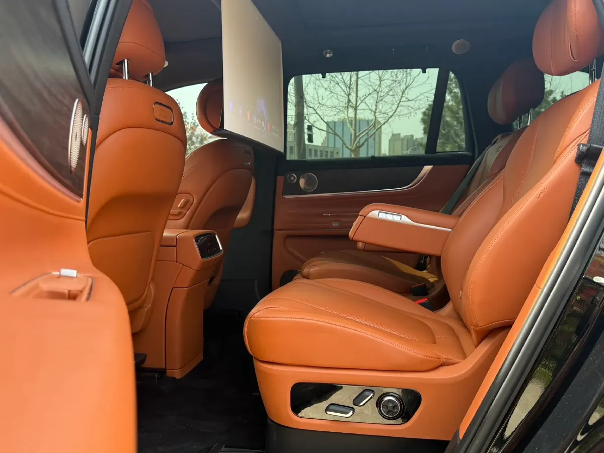 2024 AITO AITO M9 1.5T 152HP L4 REEV 42KWH,autocango,china used car exporter,china ev exporter,chinese used car exporter,chinese used ev exporter