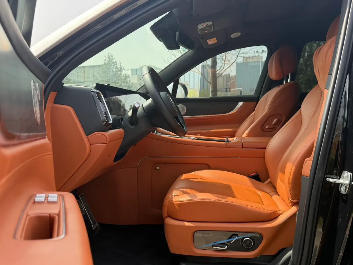 2024 AITO AITO M9 1.5T 152HP L4 REEV 42KWH,autocango,china used car exporter,china ev exporter,chinese used car exporter,chinese used ev exporter