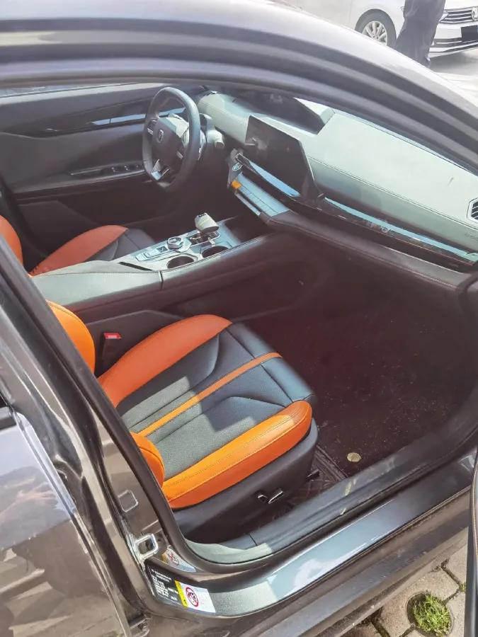 2024 ChangAn UNI-V 1.5T 188HP L4 7DCT,autocango,china used car exporter,china ev exporter,chinese used car exporter,chinese used ev exporter