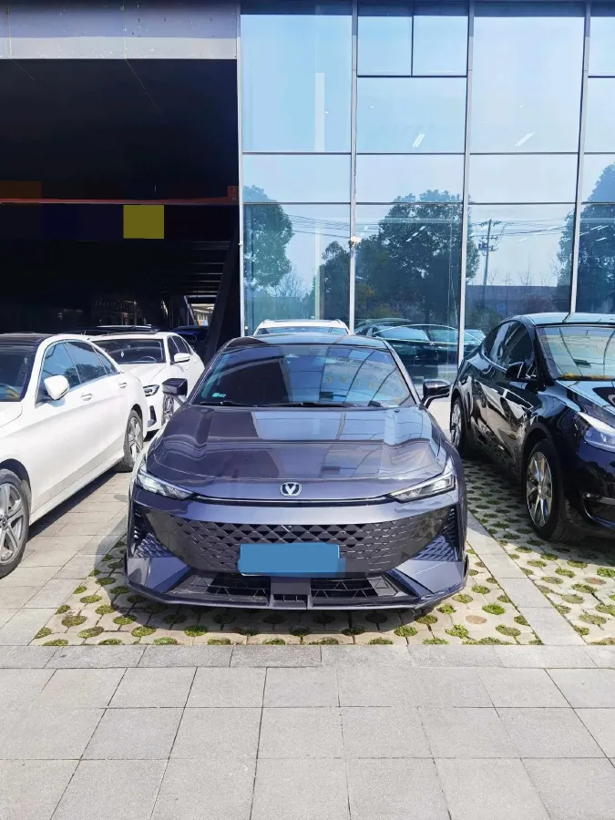 2024 ChangAn UNI-V 1.5T 188HP L4 7DCT,autocango,china used car exporter,china ev exporter,chinese used car exporter,chinese used ev exporter