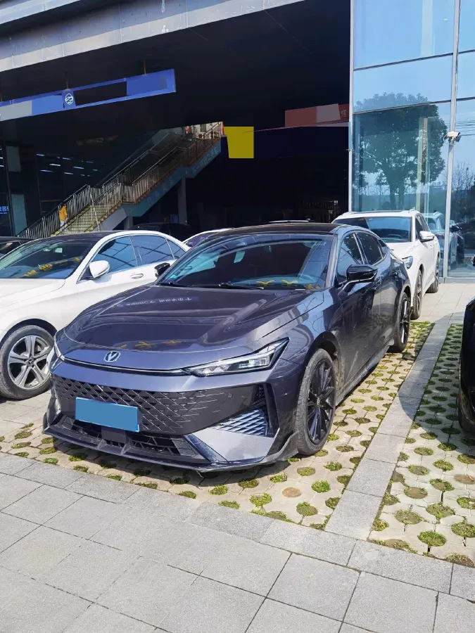 2024 ChangAn UNI-V 1.5T 188HP L4 7DCT,autocango,china used car exporter,china ev exporter,chinese used car exporter,chinese used ev exporter