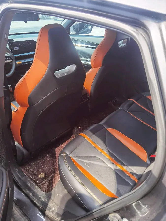 2024 ChangAn UNI-V 1.5T 188HP L4 7DCT,autocango,china used car exporter,china ev exporter,chinese used car exporter,chinese used ev exporter