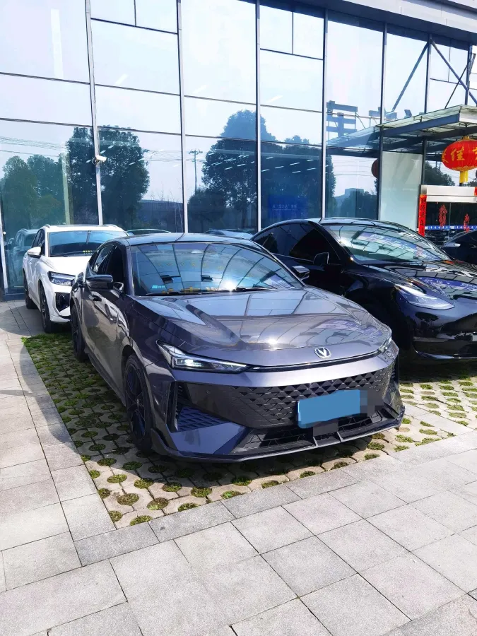 2024 ChangAn UNI-V 1.5T 188HP L4 7DCT,autocango,china used car exporter,china ev exporter,chinese used car exporter,chinese used ev exporter