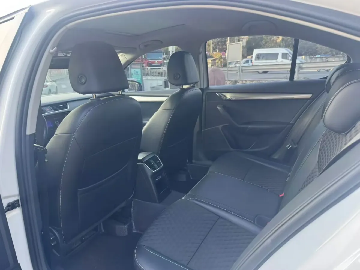 2018 Skoda Octavia 1.4T 150HP L4 7DCT,autocango,china used car exporter,china ev exporter,chinese used car exporter,chinese used ev exporter