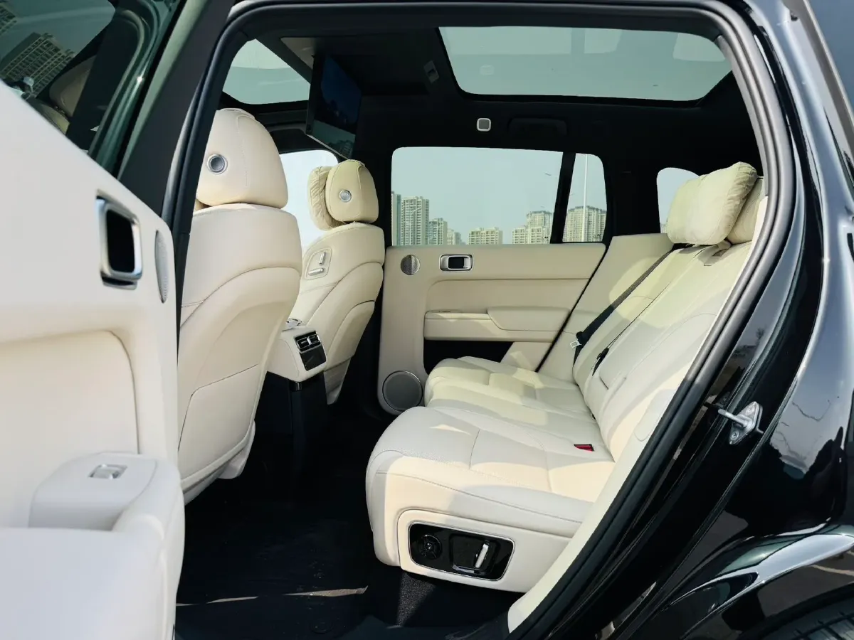 2024 Li L8 Range Extended 154HP REEV 52.3KWH,autocango,china used car exporter,china ev exporter,chinese used car exporter,chinese used ev exporter