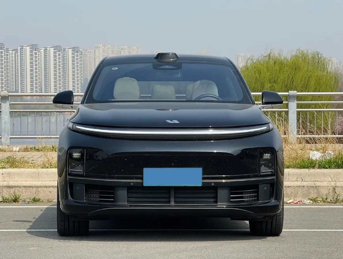 2024 Li L8 Range Extended 154HP REEV 52.3KWH,autocango,china used car exporter,china ev exporter,chinese used car exporter,chinese used ev exporter