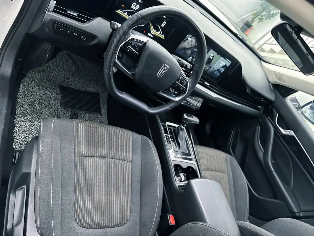 2022 Bestune B70 1.5T 169HP L4 7DCT,autocango,china used car exporter,china ev exporter,chinese used car exporter,chinese used ev exporter