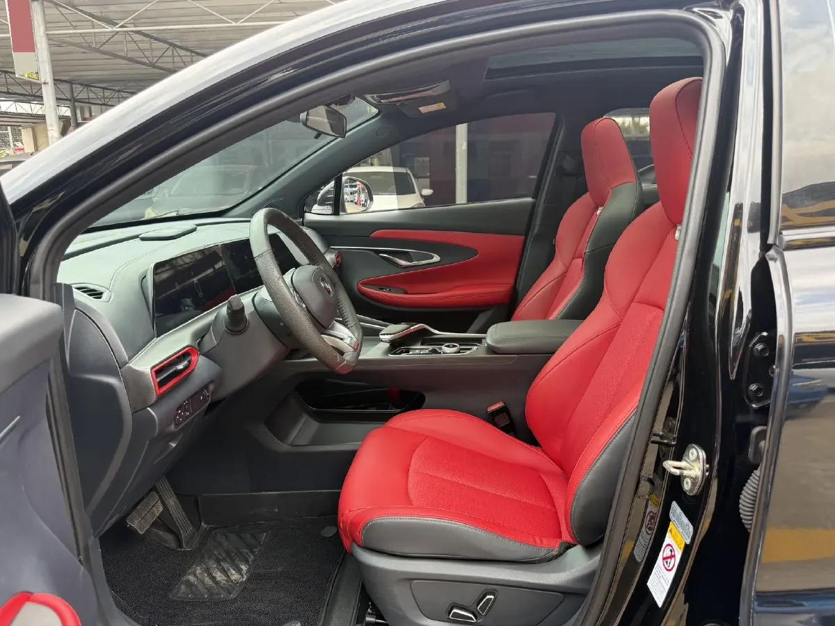 2021 ChangAn UNI-T 1.5T 180HP L4 7DCT,autocango,china used car exporter,china ev exporter,chinese used car exporter,chinese used ev exporter