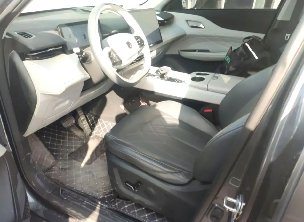 2025 ChangAn UNI-Z 1.5L 98HP L4 E-CVT PHEV 18.4KWH,autocango,china used car exporter,china ev exporter,chinese used car exporter,chinese used ev exporter